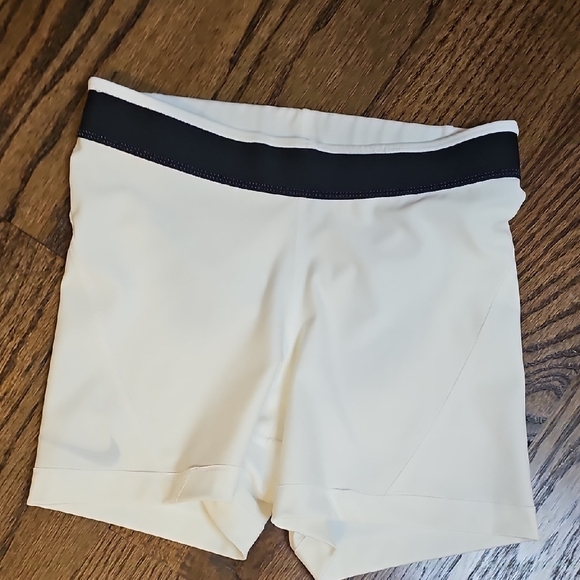 Nike Pro Women's Cream Athletic Shorts - Picture 4 of 6